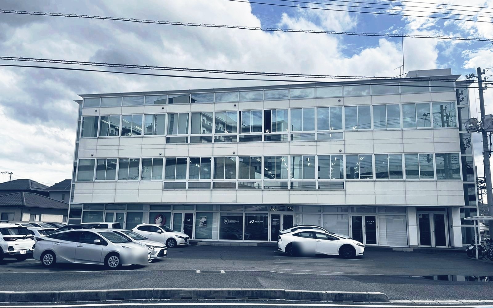 本社の外観