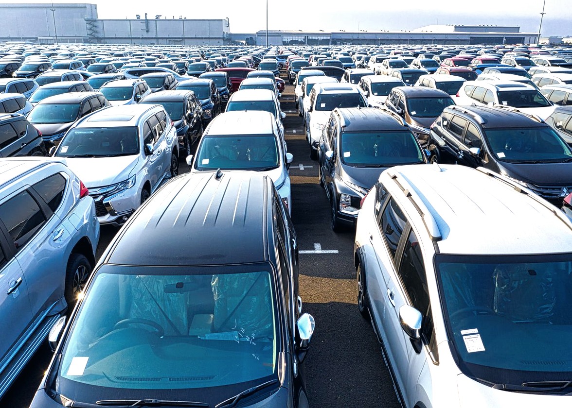 査定を待つ車両